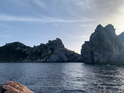 <br />
<b>Deprecated</b>:  htmlspecialchars(): Passing null to parameter #1 ($string) of type string is deprecated in <b>/home/u272898465/domains/privateboat83.fr/public_html/templates/galerie.php</b> on line <b>146</b><br />
